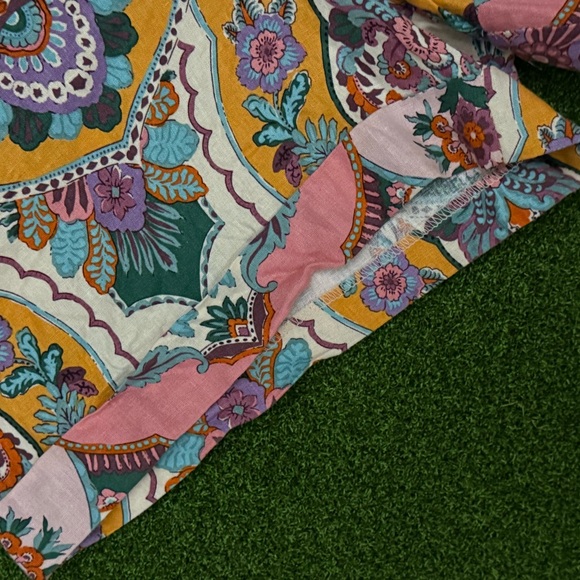 Colorful Patterned Shorts - Picture 3 of 5